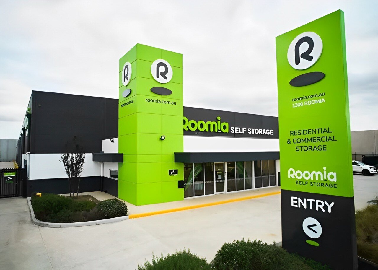 roomia self storage